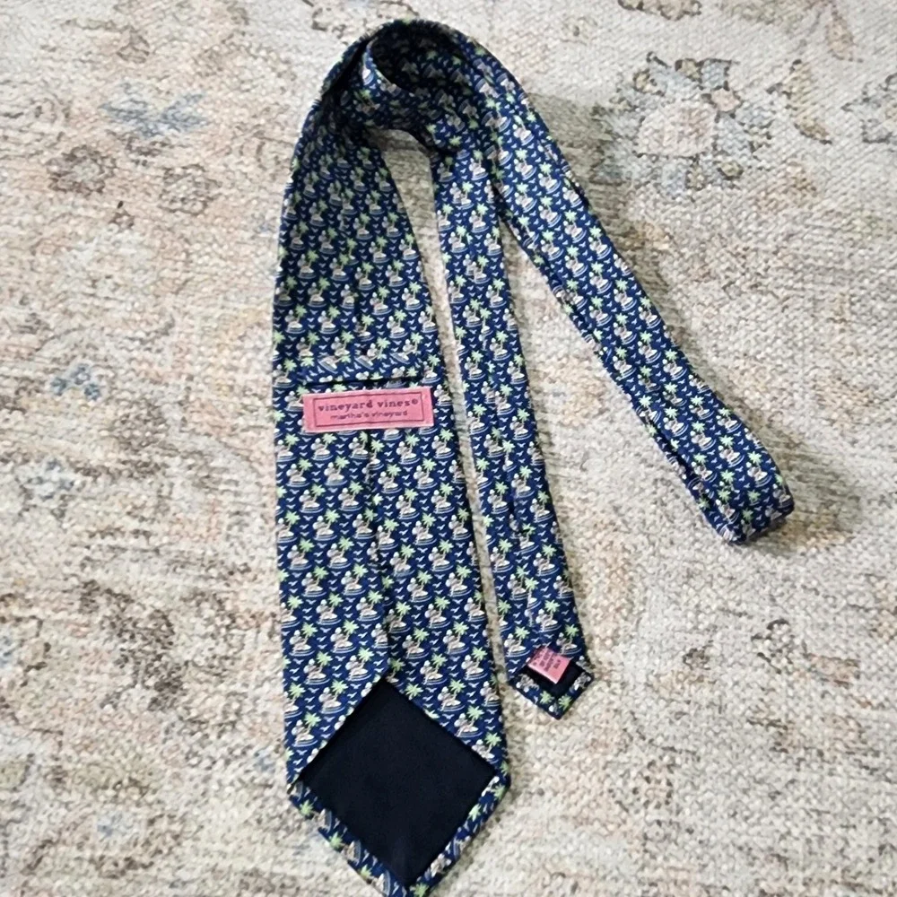 Vineyard Vines Martha's‎ Vineyard Silk Neck Tie Man Guitar Beach Palm Trees Prep